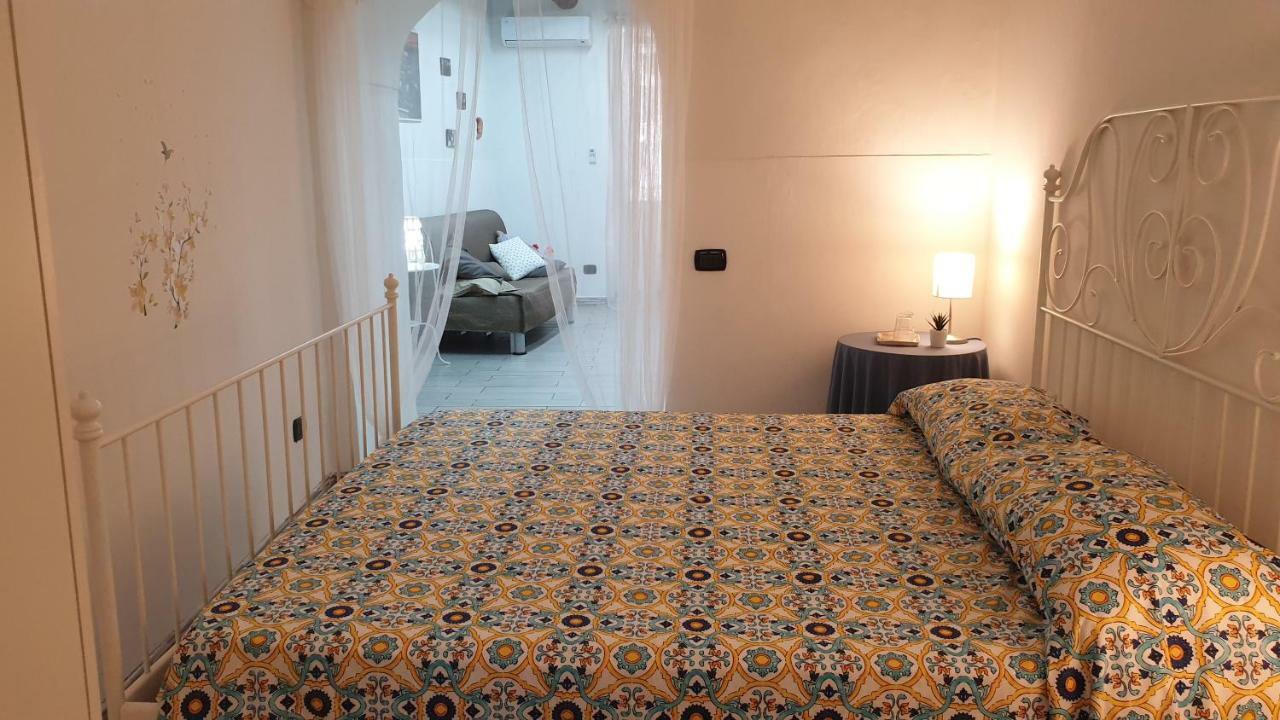 Scugnizzi Naples
